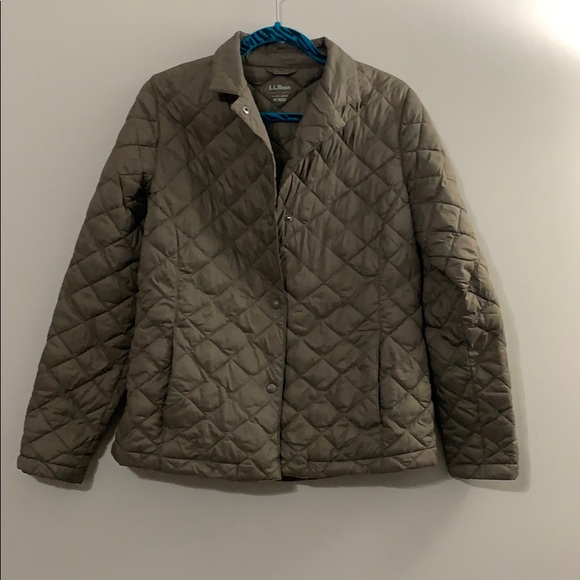 L.L. Bean Jackets & Blazers - LL Bean Quilted Jacket women’s size Medium.